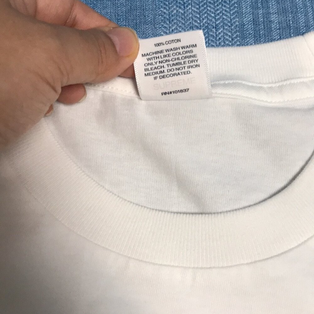 Supreme Men's White and Red T-shirt - Picture 5 of 6